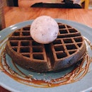 [Fat Cat] 6/10 
Came to try the famed charcoal waffles but it wasn't worth the calories.
