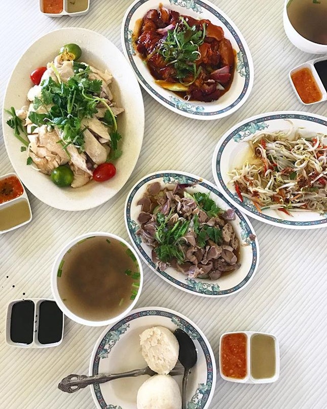 Extreme value for money, S$31 for this awesome spread, paired with chicken rice balls.