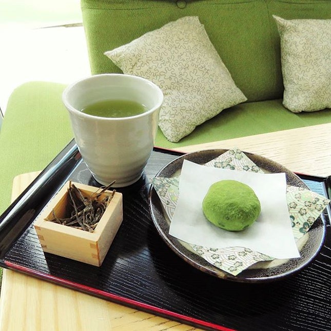 [Japanese Afternoon Tea💚] Mochi & Green Tea with Rice Cracker ($12 Nett).