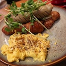 Sunday brunch with croissant sausage and scrambled eggs and a BIG flat white ($25) @craftsmenspecialtycoffee..