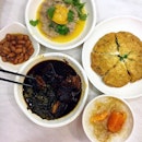 Those near northern-central SG would be able to find a number of nice porridge places.