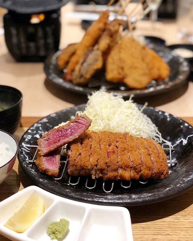 We first fell in love with beef katsu in Japan, following a Kobe croquette that had us discover how yummy beef was in a crispy deep-fried batter.