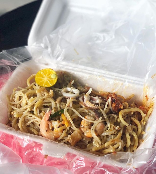 Now located at the Kopitiam near Alexandra market, a good eat for Fried Hokkien Mee with an old school taste and a subtle Chao Da Wok Hei.