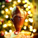 One more sleep to Christmas 🎄 #throwback to my HUGE turkey leg @gardensbythebay Christmas Wonderland 🌈 Yummy!