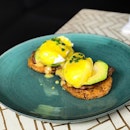 Sea Circus Cafe @seacircus - Breakfast - Rosti Benedict (💵85,000 Rupiah/S$8.50) Potato Rosti served with poached egg, avocado & hollandaise with your choice of bacon or smoked salmon / spinach.