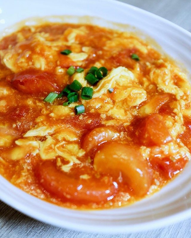 On rainy days like today, all I want is a bowl of rice with some scrambled eggs with tomato ($13.80) before tugging into bed.