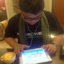 Checking my Royalè Account while having a Coffee here in singapore.