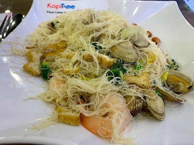 Putian Xin Hua Bee Hoon from PLQ Food Court for Dinner #ieatishootipost#hungrygowhere#instafood#foodporn#iweeklyfood#yummy#instagram#theteddybearman#eatoutsg#whati8today#yummy#eatoutsg#foodforfoodie#vscofood#igfoodie#eatingout#eatstagram#sgfood#foodie#foodstagram#SingaporeInsiders#100happydays#burpple#eatbooksg#burrplesg#putian#xinhuabeehoon