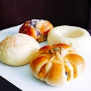 Pumpkin Kuromame Bun [$2.20]
Mango Melonpan [$1.30]
Raisin Blueberry [$2.20]
Hokkaido Cream Pumpkin [$1.90]
Love this bakery as they offer breads of uncommon flavour💕

#burpple