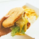 W19 Fried Chicken Burger (with fries & coleslaw) [S$4.90]

The burger is HUGE!