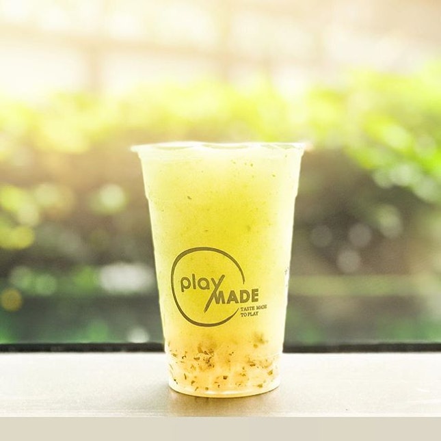 Mojito Ice Blend with Mojito Pearls [S$5.10]
・
This new drink from @PlayMadeOneZo is basically Mojito mocktail with gummies.