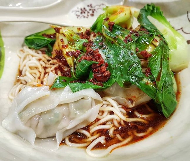 Pork Dumpling Noodles (Dry)
抄手拌面(干)
:
:
#singapore #sg #igsg #sgig #sgfood #sgfoodies #food #foodie #foodies #burpple #burpplesg #foodporn #foodpornsg #instafood #gourmet #foodstagram #yummy #yum #foodphotography #nofilter #dinner #pork #dumplings #noodles #chinesefood #chilli #shiok #tuesday #hawkers