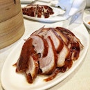 Imperial Treasure Super Peking Duck 🦆🤤
:
:
#singapore #sg #igsg #sgig #sgfood #sgfoodies #food #foodie #foodies #burpple #burpplesg #foodporn #foodpornsg #instafood #gourmet #foodstagram #yummy #yum #foodphotography #nofilter #weekday #lastnight #dinner #pekingduck #duck #chinesefood #chinesecuisine #imperialtreasure