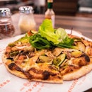 Knicker + Bockers, located at Raffles Place, allows you to DIY your own pizza ($13.90 nett) and pasta ($8.90) with an unlimited amount of toppings!