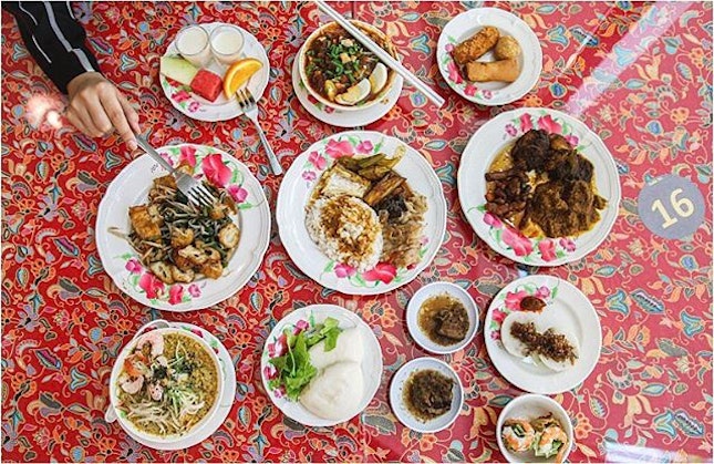 Hidden within NUS, Chilli Padi Nonya Cafe offers a Peranakan Buffet lunch at $18.80++ on weekdays!