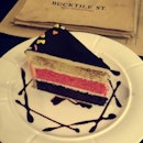 [Bucktile St. Café] Triple Flavour Cake