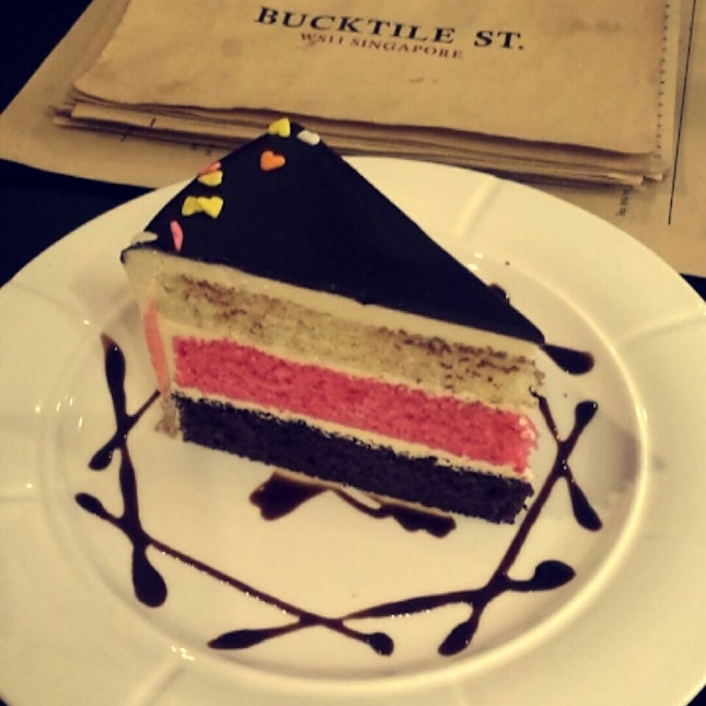 [Bucktile St. Café] Triple Flavour Cake