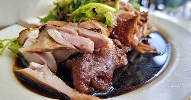 Now most braised duck rice you see out there is admittedly dryer and darker in color but after eating this I'm convinced this is how duck should be.