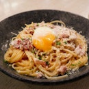Luscious-looking, tasty and affordable carbonara 🤤
.