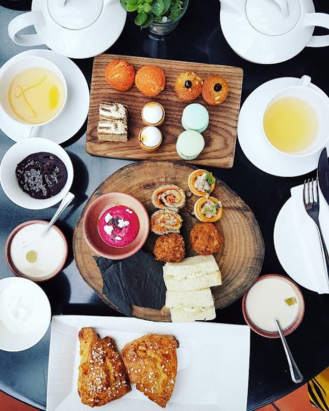 Afternoon tea at the Pollen terrace 🌹🌳 Someone's flat lay game is strong.