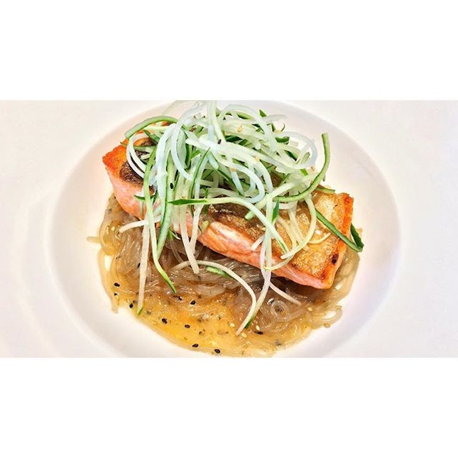 | 🐟 Refreshing Noodle with Tasty Salmon m、 An Amazing Combination。 ... ~