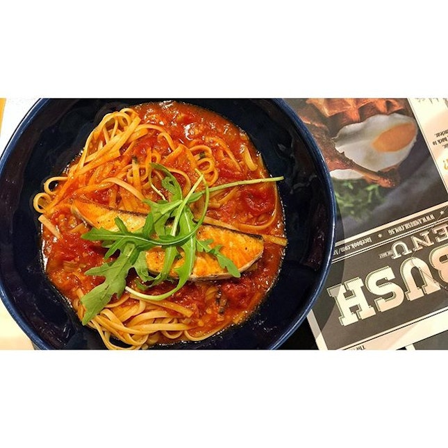 | 🍝 Asian Style Salmon Fillet Pasta 。...