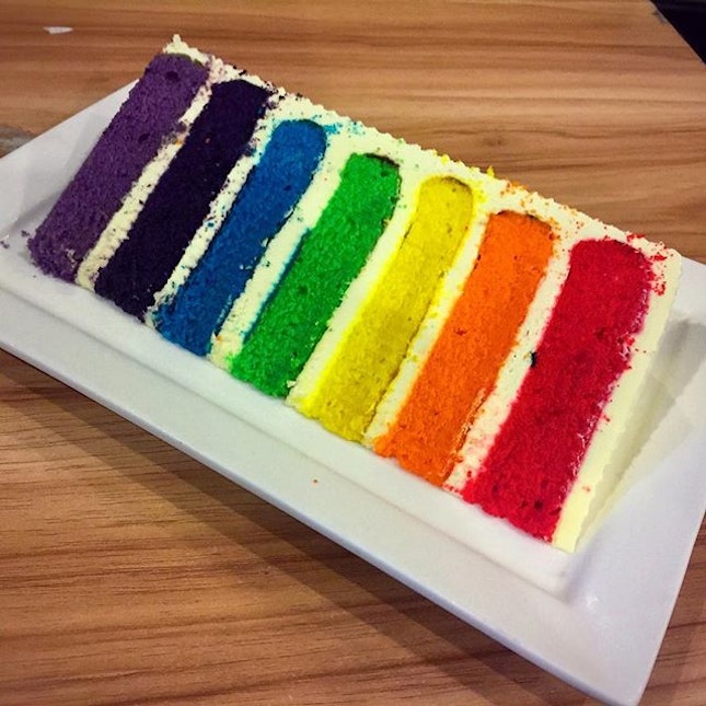Rainbow Cake From I Am Cafe The Craze Of The 1370 1524