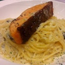 Salmon Carbonara (SGD$15.90) consisted of a tender wedge of grilled salmon on softened strands of creamy pasta with a heavy garlic flavor.