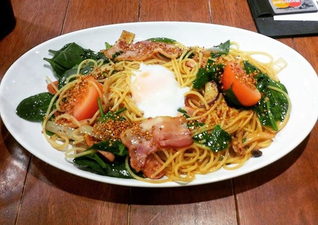 Miam Miam Spaghetti(SGD$15.80), with springy strands of spaghetti, tomatoes, bacon, eggs and mushroom.