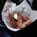 Kepak Bing Bing (SGD$12.50) - juicy and crispy chicken wings in a blend of chilli padi and spices.