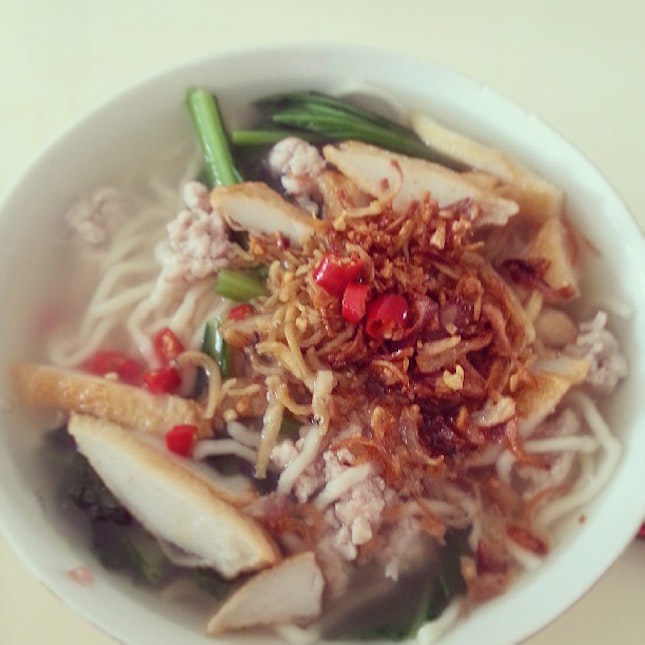 {16/6} yummy noodles for lunch ,  ban mian,  cook by my mom!