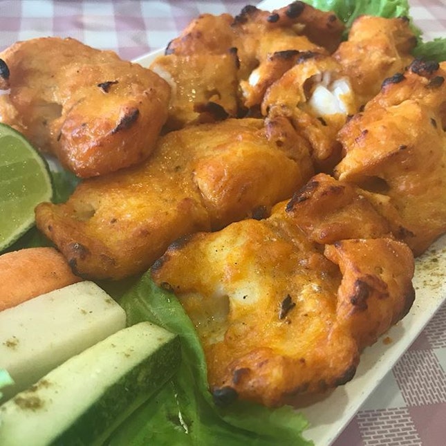 my first time trying fish tikka (usually chicken)...and i am sold!