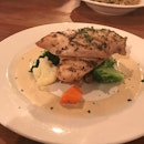 Grilled Chicken Breast w/ Spicy Blue Cheese Sauce (RM33.90)