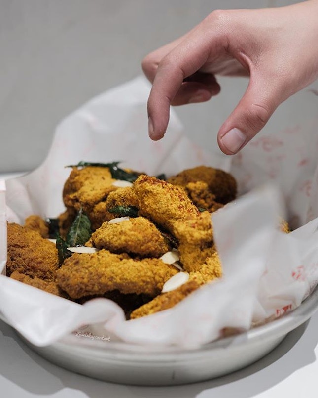 Always a fan of their fried chicken, I’m really excited to taste Chir Chir’s new Curry Fried Chicken ($28.90), part of their recently revamped menu.