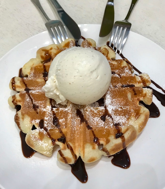 Honey Vanilla Ice Cream With Waffles