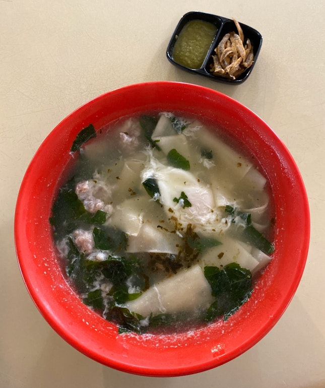 Mee Hoon Kueh Soup ($4)