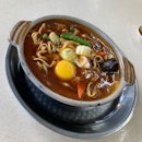 Seafood Claypot Noodles