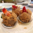 Yam baskets with diced chicken and strawberries
