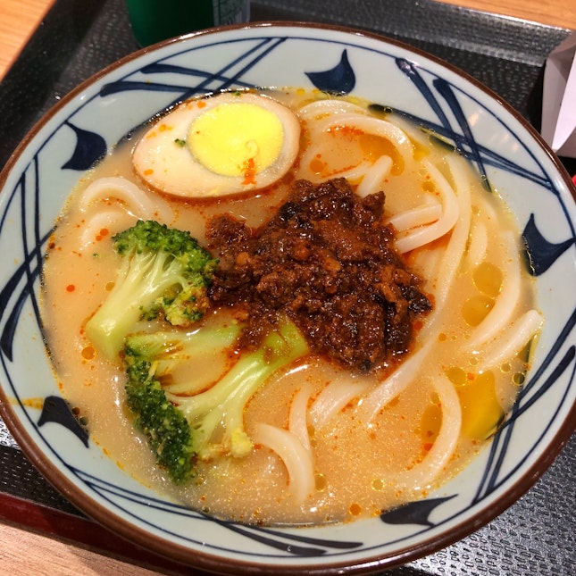 Udon in pork soup and spicy minced meat