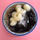 Longan with grass jelly