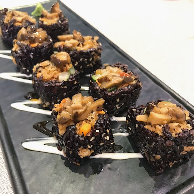 Spicy Shiitake with Purple Rice Roll $15.80