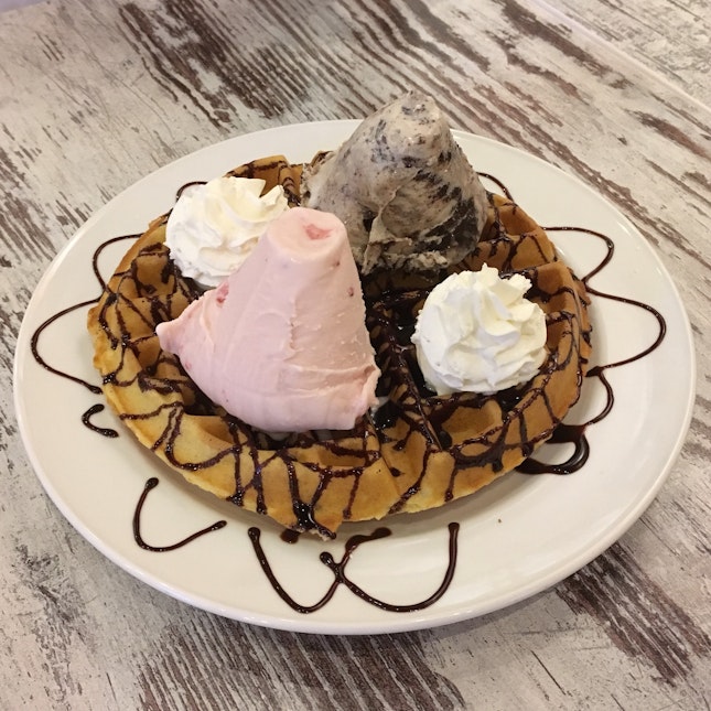 Double scoop (Strawberry & Cookies ‘n’ Cream) W/ Waffle And Chocolate Drizzle ($15.80...eeps😱)