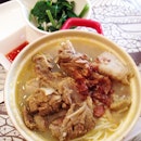My first time having this,
Tofu Paste Duck Soup with rice vermicelli from SEN Bar & Restaurant.