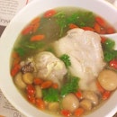 Chicken Soup with mushroom and wolfberries.