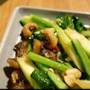Stir Fried Chinese Kale with Fried Gourami