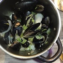 Having some mussels for dinner cause I'm very hungry..