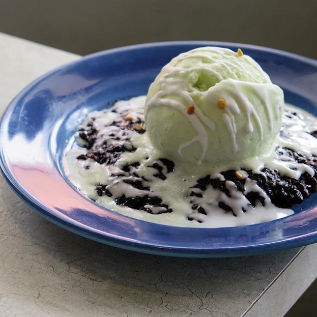 Green Curry Gelato with Black Sticky Rice that's the first of its kind in Singapore.