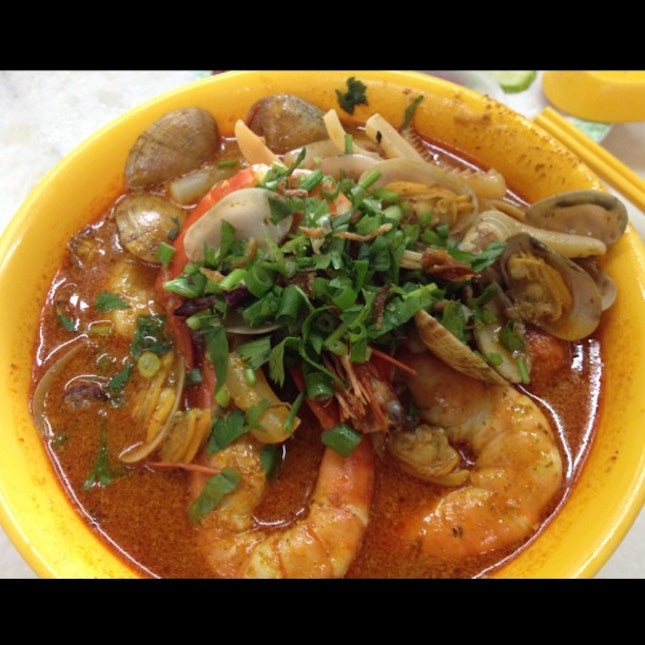 Segambut Seafood Curry Noodles
