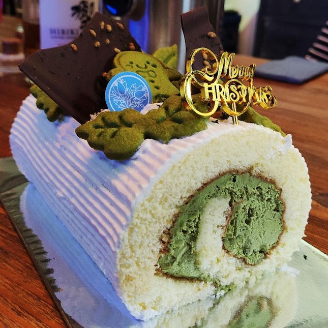 Genmaicha Log Cake