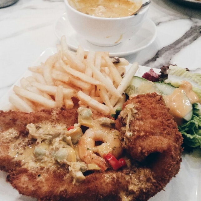 Old Style Fish N Chips With Tom Yum Sauce